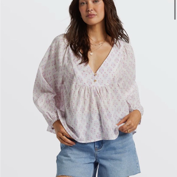 Billabong Tops - Billabong Ambers relaxed fit top size medium/10